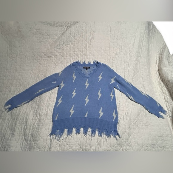 Women’s Inner Circle Size Large Distressed Lightening Bolt Sweater - Picture 1 of 4